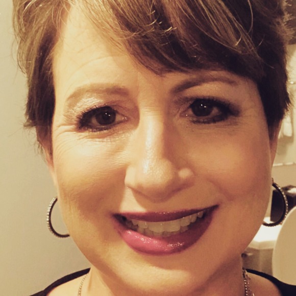 Meet your Posher, Celia - Picture 1 of 1